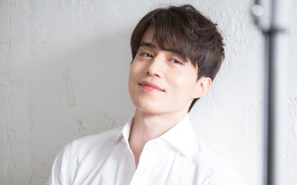 Vì sao fan của "Produce X 101" cứ nằng nặc đề cử Host Lee Dong Wook cho vị trí... Center?