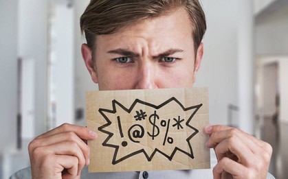 Sốc với admin Page Facebook quên đổi tài khoản để comment, tự thóa mạ chính fan của mình
