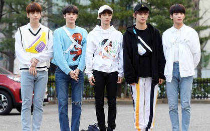 Sau sự cố âm thanh trên Music Bank, TXT cười khoái trá còn fan lại hết sức tự hào về điều này