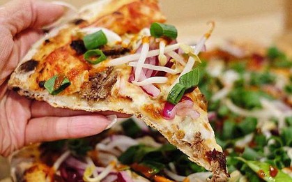 Ngoài pizza bún đậu mắm tôm đang xôn xao thì còn biết bao món pizza "hồn Việt thân Ý" đây này