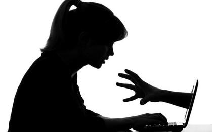 Bất ngờ với bé gái 13 tuổi biết phát tán "bẫy" Internet vô hạn không thể bị tắt, tất cả chỉ để cho vui