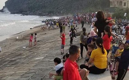 Nam sinh 11 tuổi bị sóng cuốn mất tích khi đi tắm biển cùng nhóm bạn