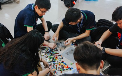 Học sinh FPT tự tay làm thí nghiệm khoa học với trường dạy dầu khí hàng đầu Malaysia