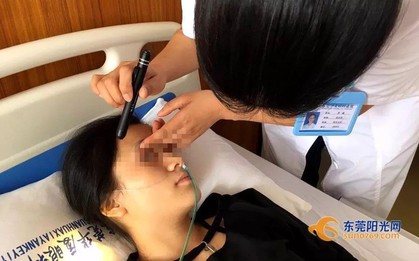 Cô gái 21 tuổi bị mù một bên mắt chỉ vì không rời mắt khỏi thứ này suốt cả kỳ nghỉ