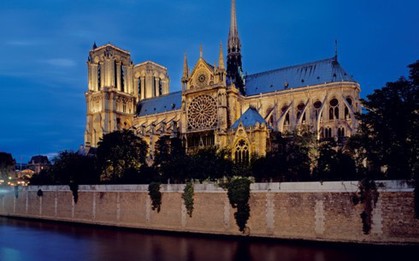 Tranh cãi về phục dựng Nhà thờ Đức Bà Paris – Hoài cổ hay hiện đại?
