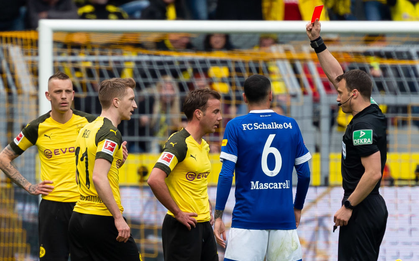 "Soái ca" Marco Reus bị truất quyền thi đấu, Dortmund đánh mất hi vọng trở thành tân vương nước Đức