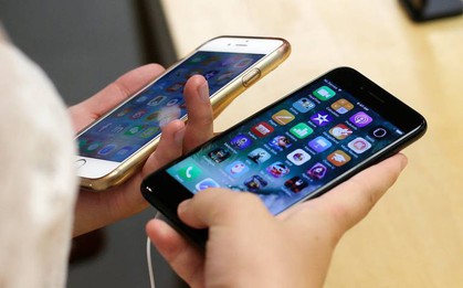 Đôi bạn cùng tiến lừa Apple gần triệu đô dễ như bỡn, "đổi fake lấy mới" hàng nghìn iPhone