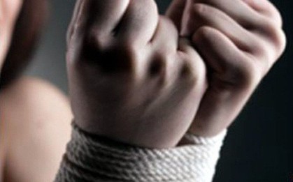 Thuê căn hộ cao cấp ở Sài Gòn dàn cảnh đổi tiền, nam thanh niên khống chế người đàn ông cướp gần 600 triệu đồng