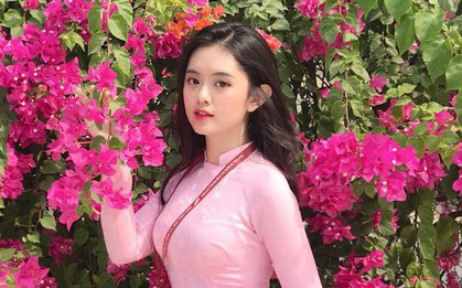 Chọn áo dài hồng làm đồng phục, nữ sinh trường Đại học này đang gây sốt bởi vì quá duyên dáng!