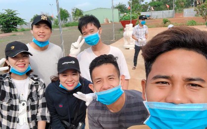 Không đi du lịch, cầu thủ HAGL dành ngày nghỉ lễ cuối cùng để làm việc ý nghĩa này đây