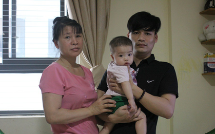Xót cảnh bố mẹ trẻ tật nguyền đi làm thuê, gom góp tiền níu giữ mạng sống từng ngày cho con gái 9 tháng tuổi