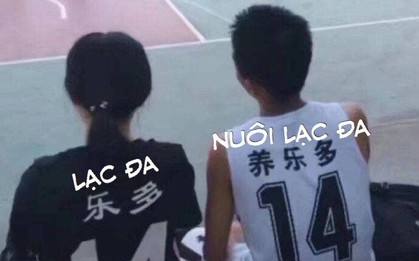 Chỉ in dòng chữ này sau áo, nam sinh đã khiến dân mạng trầm trồ vì một tình yêu học trò quá đẹp