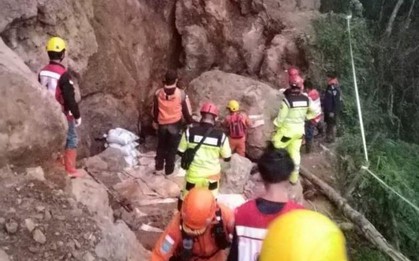 Sập mỏ vàng ở Indonesia, hàng chục người chết và bị chôn vùi
