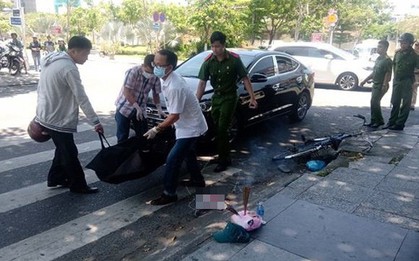 Xe đạp va chạm với ôtô, cụ ông ngã đập đầu xuống vỉa hè tử vong