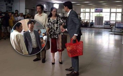 Lộ thêm tình tiết Về Nhà Đi Con: Đại gia chân dài Vũ lóng ngóng xách làn đi chăm vợ đẻ?