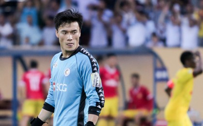 HLV Hà Nội FC hết lòng bảo vệ Bùi Tiến Dũng sau trận thua muối mặt trước Nam Định