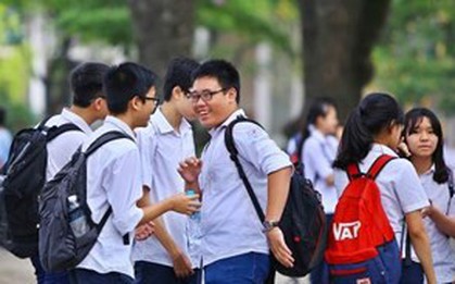Giáo viên nói gì về đề thi Văn trường THPT Chuyên Khoa học Tự nhiên?