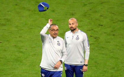 "Drama" cực mạnh trong nội bộ Chelsea trước chung kết giải đấu lớn thứ nhì châu Âu: Đồng đội đánh cùi chỏ vào mặt nhau, HLV nổi cáu trút giận lên chiếc mũ tội nghiệp