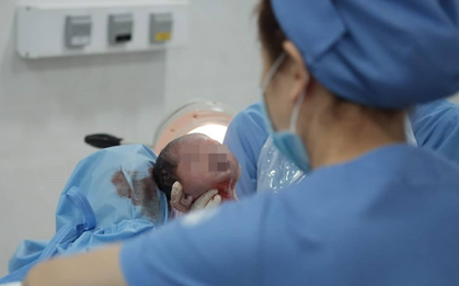 Bình Dương: Bé trai vừa sinh thì chết bất thường, gia đình sản phụ bức xúc vây kín bệnh viện