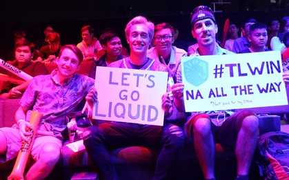 MSI 2019: CĐV ngoại quốc vui tính "quẩy" cực nhiệt trong GG Stadium trước đại chiến giữa Team Liquid và Phong Vũ Buffalo