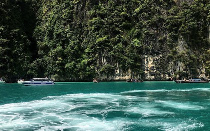 Vịnh biển nổi tiếng tại đảo Koh Phi Phi - Thái Lan cấm khách trong 2 năm tới để phục hồi hệ sinh thái