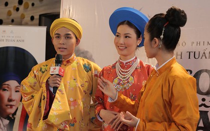 "Thánh ăn hại" Jun Phạm thần thái bất ngờ, sánh đôi "hoàng hậu" Diễm My 9x trên thảm đỏ phim cung đấu Việt Nam Phượng Khấu