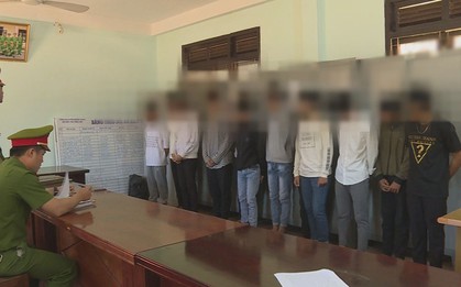 "Thách đấu" trên Facebook vì chuyện tình cảm, 21 học sinh hỗn chiến kinh hoàng