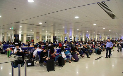 Sân bay Tân Sơn Nhất sắp ngưng sử dụng loa thông báo. Làm thế nào để thích nghi và không bị trễ giờ bay?