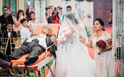 Rơi nước mắt khoảnh khắc người cha sắp qua đời nằm trên cáng dắt tay con gái vào lễ đường: "Con hạnh phúc vì giây phút ấy có bố ở bên!"
