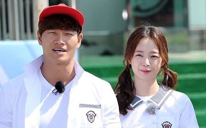 Vô duyên vô cớ, Kim Jong Kook bị fan cuồng "năn nỉ"... bình luận vào bài đăng của Jeon So Min