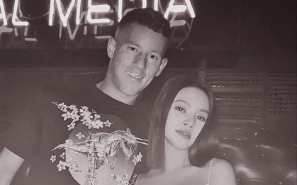Hoa hậu Jolie Nguyễn bất ngờ lộ ảnh thân mật với ngôi sao bóng đá người Anh trị giá tới 450 tỷ VNĐ