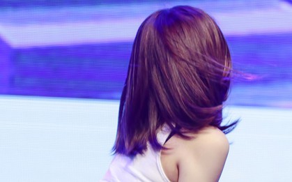 Mỹ nhân Red Velvet này lăm le soán ngôi "tiên tử hạ màn" của Irene vì nụ cười tan chảy và body siêu chuẩn