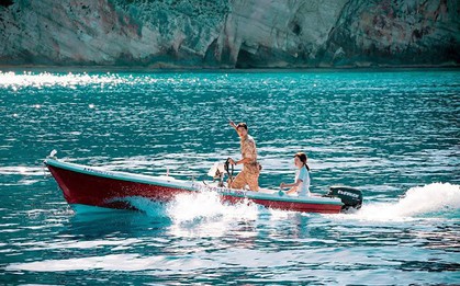 Từng "nên duyên" tại bãi biển thiên đường này, chẳng ai ngờ sau 1 năm 8 tháng Song Joong Ki và Song Hye Kyo đã chính thức "đường ai nấy đi”