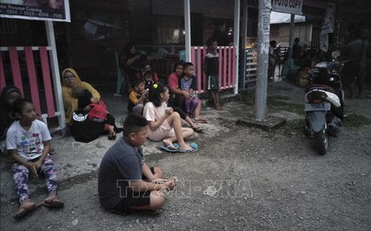 Động đất cường độ 7,3 tại Indonesia: Sơ tán khẩn cấp hàng trăm người