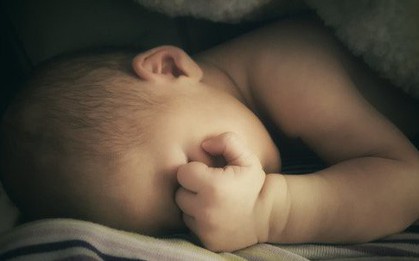 Y tá giả làm bác sĩ tiến hành phẫu thuật cắt bao quy đầu, bé trai buộc phải cắt luôn "cậu nhỏ" vì nhiễm trùng nặng