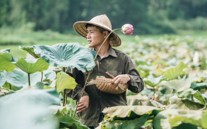 Cử nhân báo chí khởi nghiệp trà sen với 20 triệu mẹ dành mua xe máy: "Con không thích đi làm, con muốn về nhà"