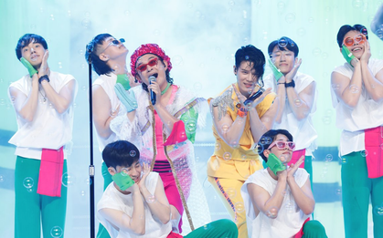 Baekhyun thắng ca sĩ bị nghi gian lận cũng không hot bằng màn tắm gội trên đường đi làm của bộ đôi chiêu trò này