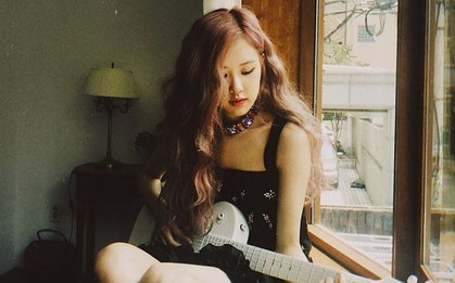 Chờ mãi không đến lượt solo, Rosé (BLACKPINK) đã xoa dịu fan bằng cách nào mà ai nấy đều "tan chảy"?
