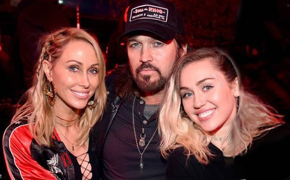 Ai ngờ "bệnh thiếu nghị lực" của Miley Cyrus di truyền từ bố mẹ: 2-3 lần đệ đơn ly dị nhưng vẫn bền vì... lười ra tòa