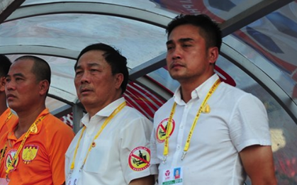 HLV đẹp trai nhất V.League mượn Sir Alex Ferguson "đá xéo" chủ tịch CLB Thanh Hoá sau cuộc sa thải kỳ lạ?