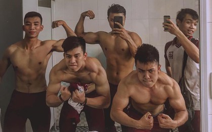 Dàn nam sinh ĐH Duy Tân cởi trần khoe cơ bụng sáu múi hoàn hảo nhưng dân mạng chỉ bàn tán đến một chi tiết ở bên phải tấm ảnh!