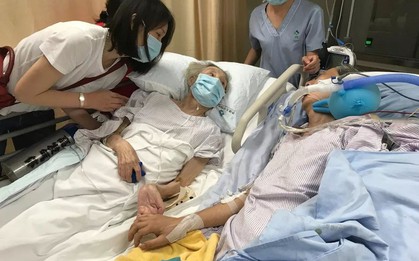 Khoảnh khắc cụ bà nằm trên giường bệnh, nắm chặt tay mà vỗ về cụ ông lần cuối cùng trước khi chia xa làm lay động lòng người