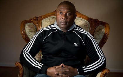 Bị tạm giữ gần 3 tháng vì mang 3 chai mật ong đến Mỹ