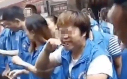 Công ty gây phẫn nộ vì bắt nhân viên nhai cá sống, uống máu gà vì không đạt chỉ tiêu