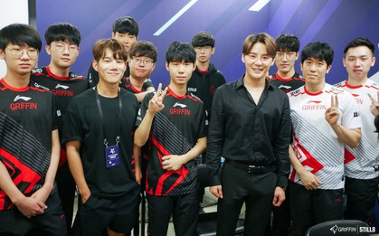 Thành viên của nhóm nhạc huyền thoại DBSK xuất hiện tại chung kết LCK mùa Hè 2019, cổ vũ Griffin làm nên kỳ tích