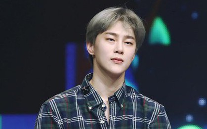 Cựu thí sinh "Produce 101" từng bị xua đuổi gây bất ngờ khi xuất hiện trong show hát mặt nạ