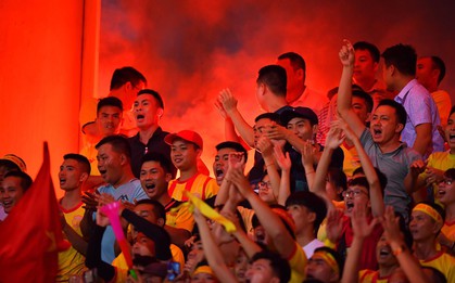 "Người ném pháo làm bỏng CĐV là phần tử phá hoại, không phải CĐV Nam Định"
