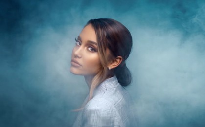 Fan thất vọng vì ca khúc mới không thành công, Ariana Grande trả lời khiến fan "tan chảy"!