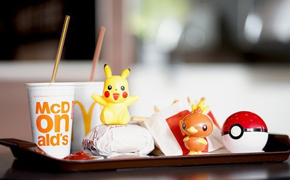 Không muốn nhận đồ chơi nhựa khi đi ăn fast-food, hai cô bé người Anh khiến loạt ông lớn phải đứng lên vì môi trường