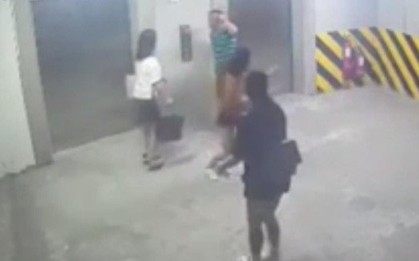 Bố của cô gái bị gã biến thái sàm sỡ, hành hung trong hầm gửi xe: "Con tôi vẫn đang hoảng sợ"